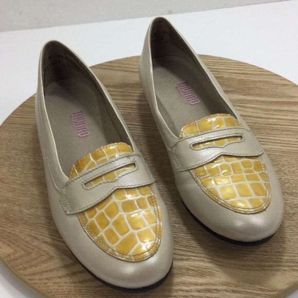 MUNRO American Womens Beige Croc Print Slip On Leather Penny Loafers Shoes 8N - Picture 2 of 13